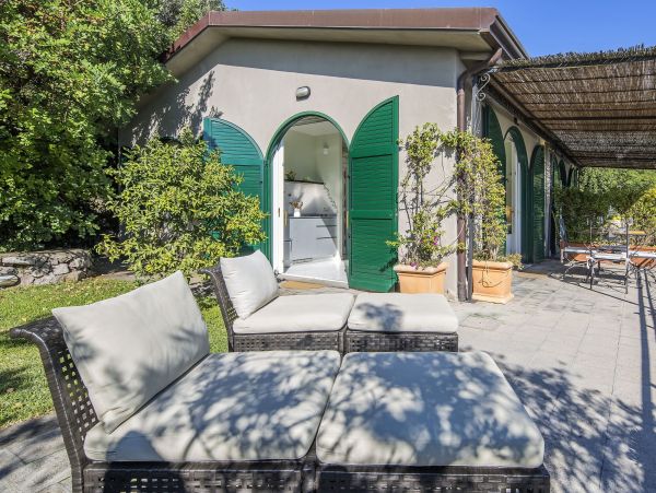 Elegant Positano Apartment with Sea View Sleeps 2
