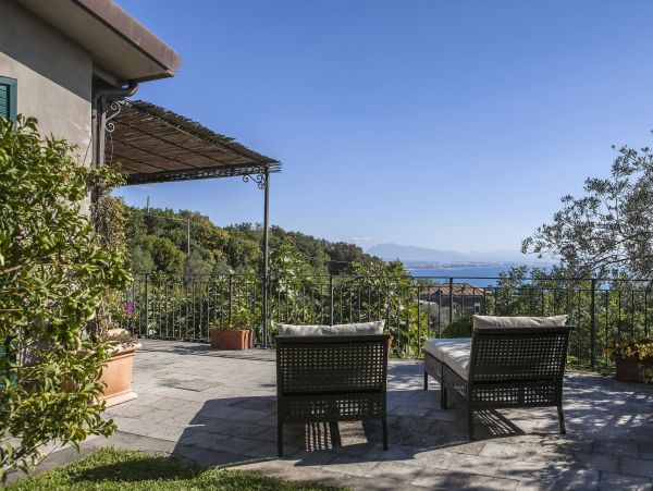 Elegant Positano Apartment with Sea View Sleeps 2