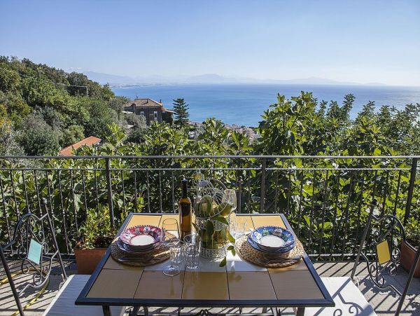Elegant Positano Apartment with Sea View Sleeps 2