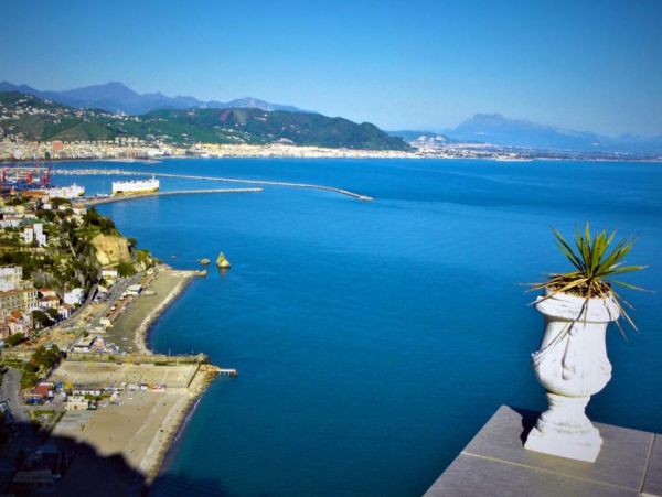 Elegant Positano Apartment with Sea View Sleeps 2