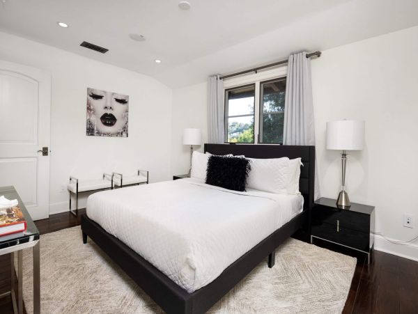 Beverly Hills Luxury Vacation Pool Villa Six Bedrooms