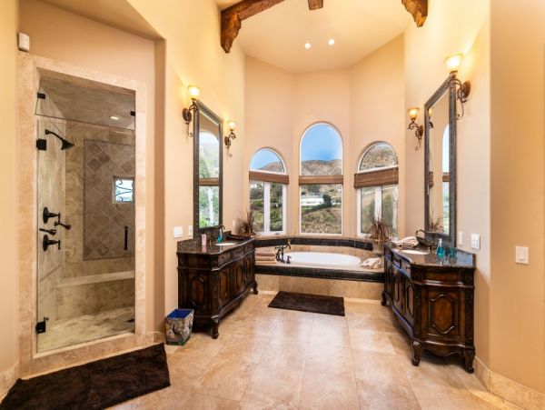 Luxury Seven Bedroom Home Pool & Spa Ocean View