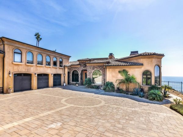 Luxury Seven Bedroom Home Pool & Spa Ocean View