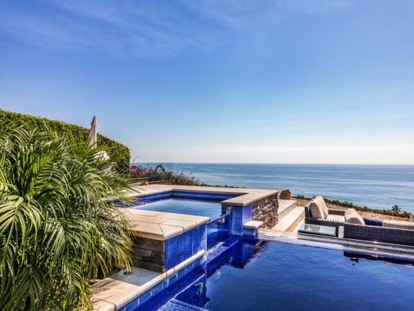 Luxury Seven Bedroom Home Pool & Spa Ocean View