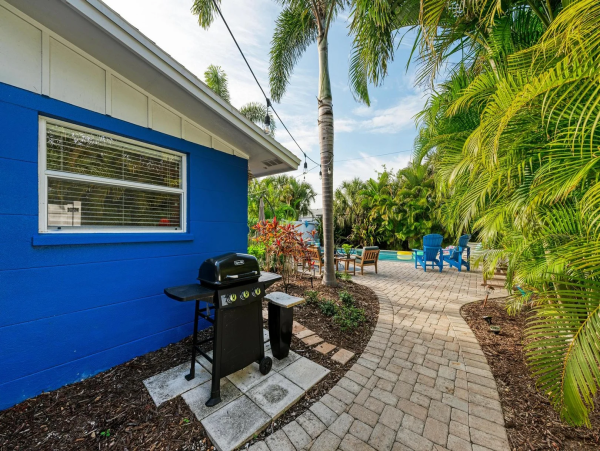 Charming Anna Maria Island Retreat with Pool - Just 3 Blocks from the Beach