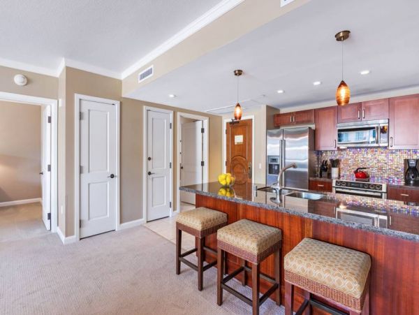 Oceanfront Kaanapali Condo for 6 guests