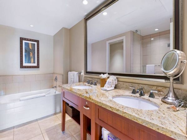 Oceanfront Kaanapali Condo for 6 guests
