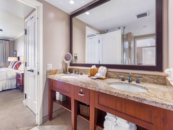 Oceanfront Kaanapali Condo for 6 guests