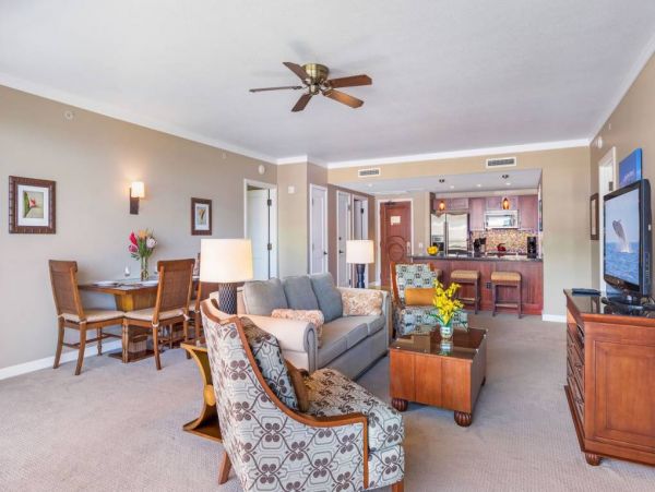 Oceanfront Kaanapali Condo for 6 guests