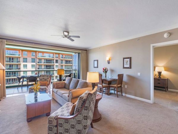 Oceanfront Kaanapali Condo for 6 guests