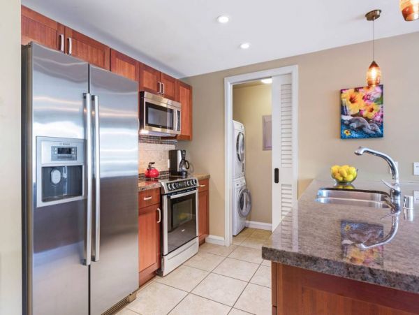 Oceanfront Kaanapali Condo for 6 guests