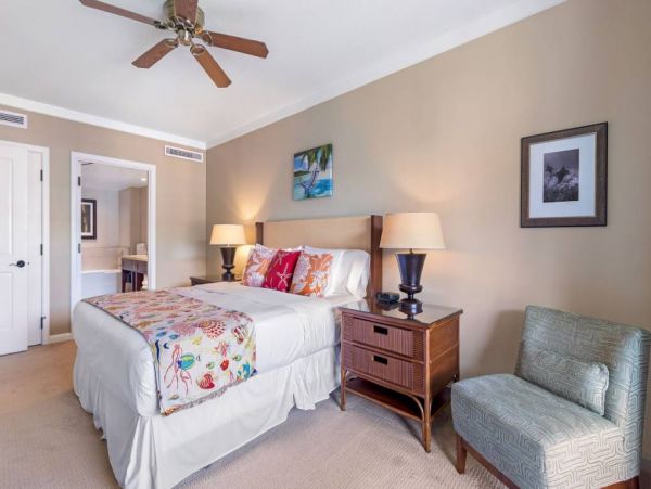 Oceanfront Kaanapali Condo for 6 guests