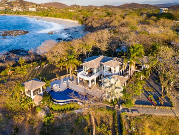 Amazing Beachfront State in Langosta Beach