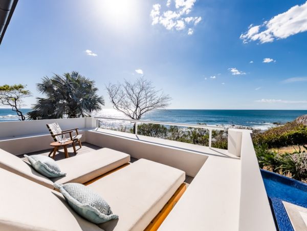Amazing Beachfront State in Langosta Beach