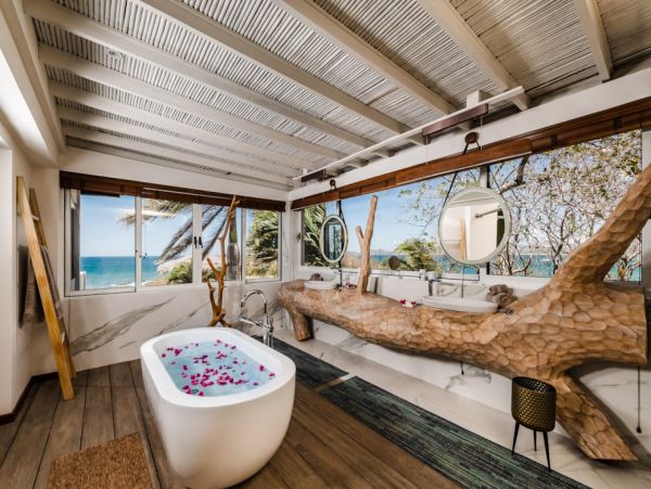 Amazing Beachfront State in Langosta Beach