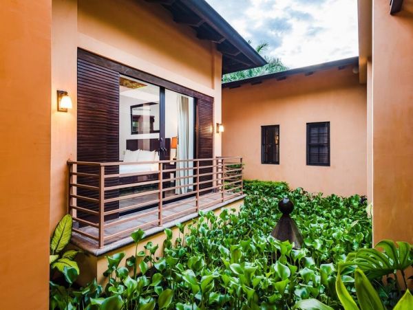 Luxury Beachfront 4 Bedroom Villa in Tamarindo