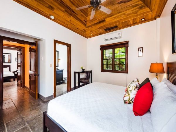 Luxury Beachfront 4 Bedroom Villa in Tamarindo