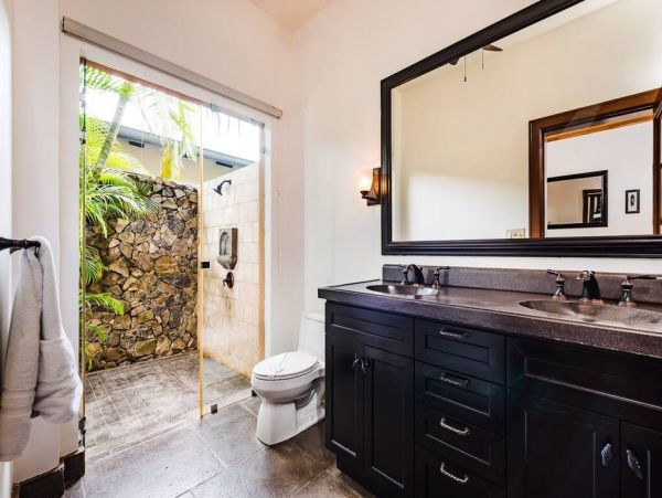 Luxury Beachfront 4 Bedroom Villa in Tamarindo