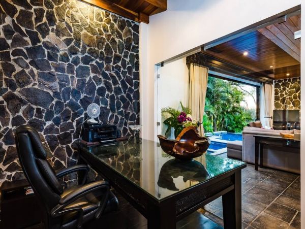 Luxury Beachfront 4 Bedroom Villa in Tamarindo