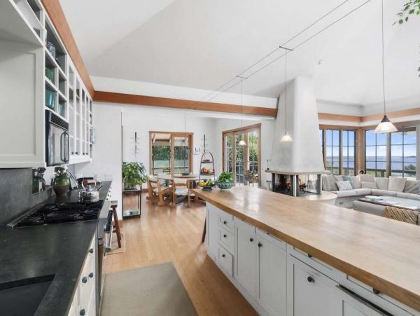 Hamptons Home 1017754