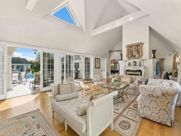Hamptons Home 1017756