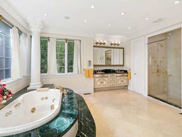 Hamptons Home 1017756