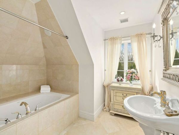Hamptons Home 1017756