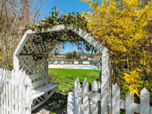 Hamptons Home 1017760