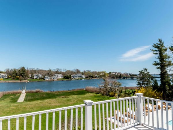Hamptons Home 1017760