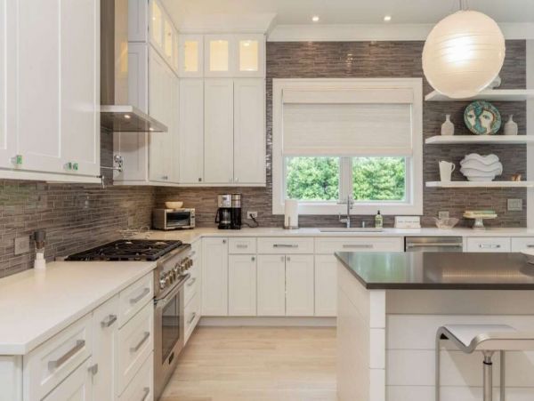Gorgeous 6 Bedroom Vacation Pool Home in The Hamptons