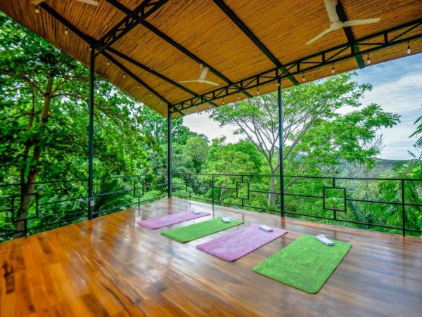 Puntarenas, Costa Rica Vacation Pool Home Ten Bedrooms