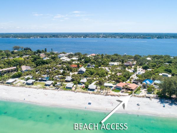 Lovely 3 Bedroom Home with Pool & Spa Walk to Beach