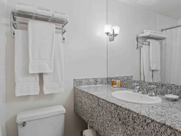 Luxury Condo  Less than 100 yards to Lift in Vail Village