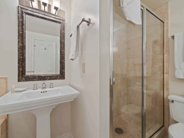 Luxury Condo  Less than 100 yards to Lift in Vail Village