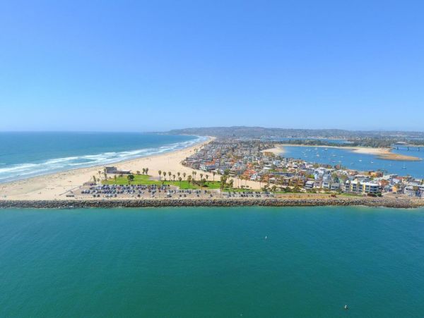 Gorgeous 5 Bdm Oceanfront Home Sun-Kissed Patio & Firepit
