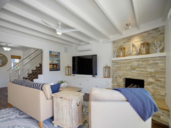 Gorgeous 5 Bdm Oceanfront Home Sun-Kissed Patio & Firepit