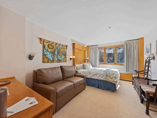 3 bedroom less than 100 yards to Gondola one