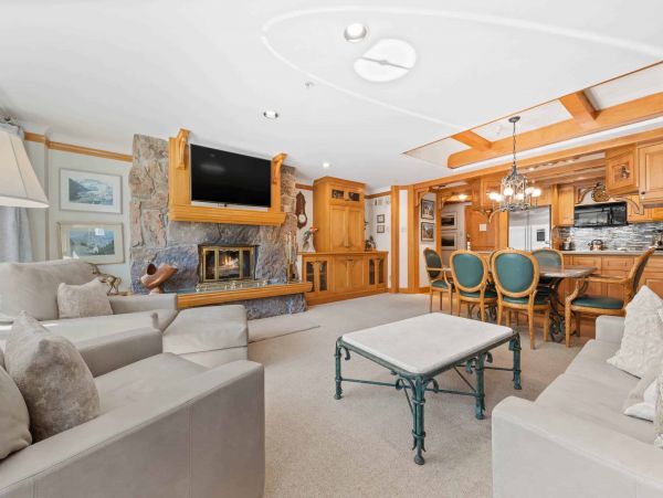 3 bedroom less than 100 yards to Gondola one