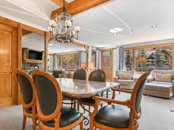3 bedroom less than 100 yards to Gondola one