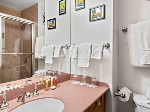3 bedroom less than 100 yards to Gondola one
