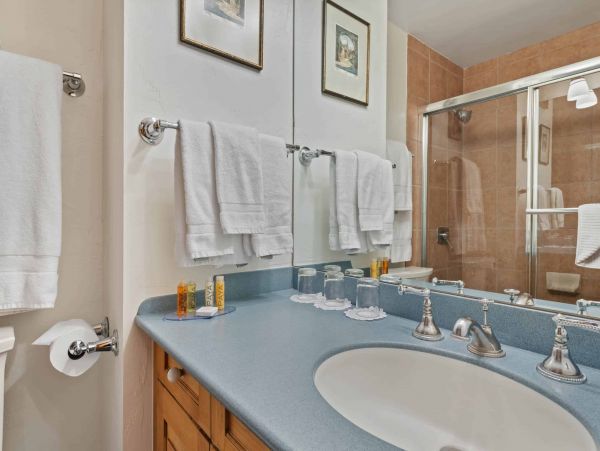 3 bedroom less than 100 yards to Gondola one