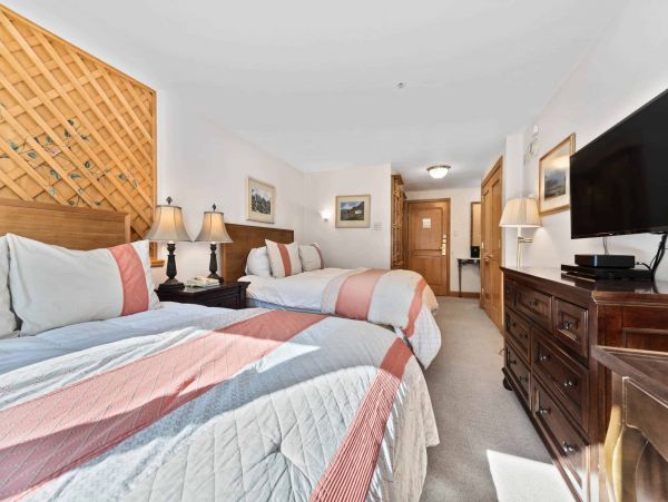 3 bedroom less than 100 yards to Gondola one
