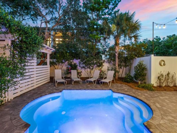 Santa Rosa Beach Four Bedroom Vacation Home Sleeps 14