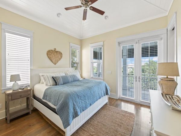 Santa Rosa Beach Four Bedroom Vacation Home Sleeps 14