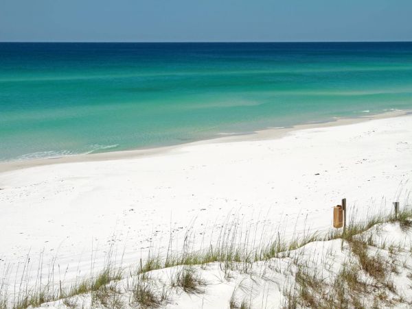 Adorable Beach Vacation Cottage 4 Bedroom Sleeps 11