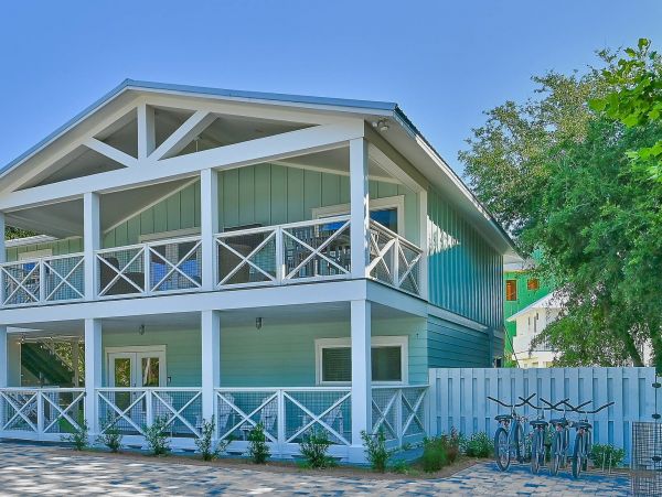 Adorable Beach Vacation Cottage 4 Bedroom Sleeps 11