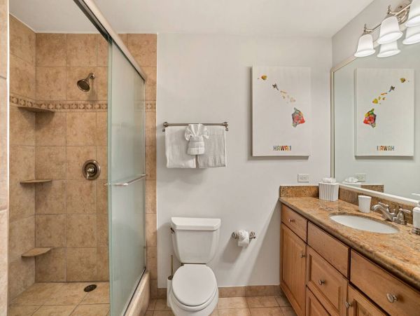 Spacious Top Floor 2 Bedroom Condo with Spectacular Views