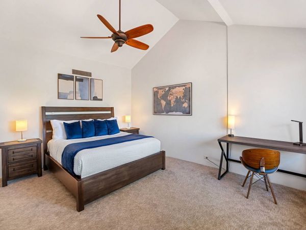Spacious Top Floor 2 Bedroom Condo with Spectacular Views