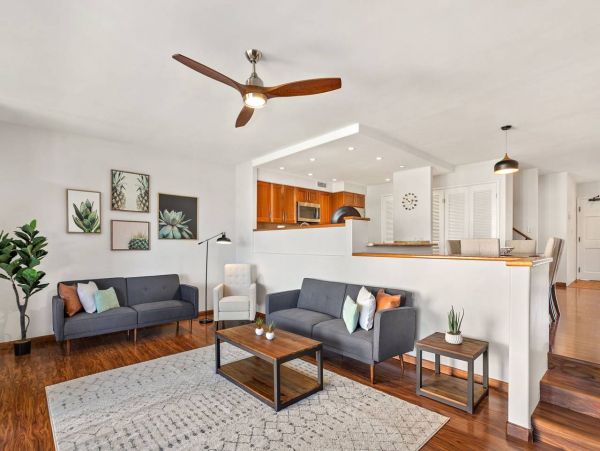 Spacious Top Floor 2 Bedroom Condo with Spectacular Views
