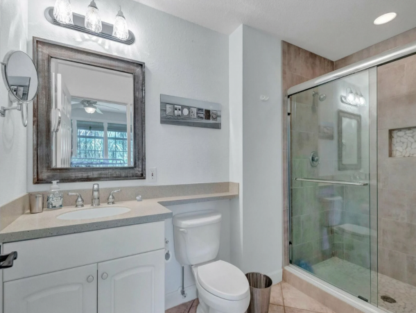 Holmes Beach Vacation Rental Private Pool & Beach Access